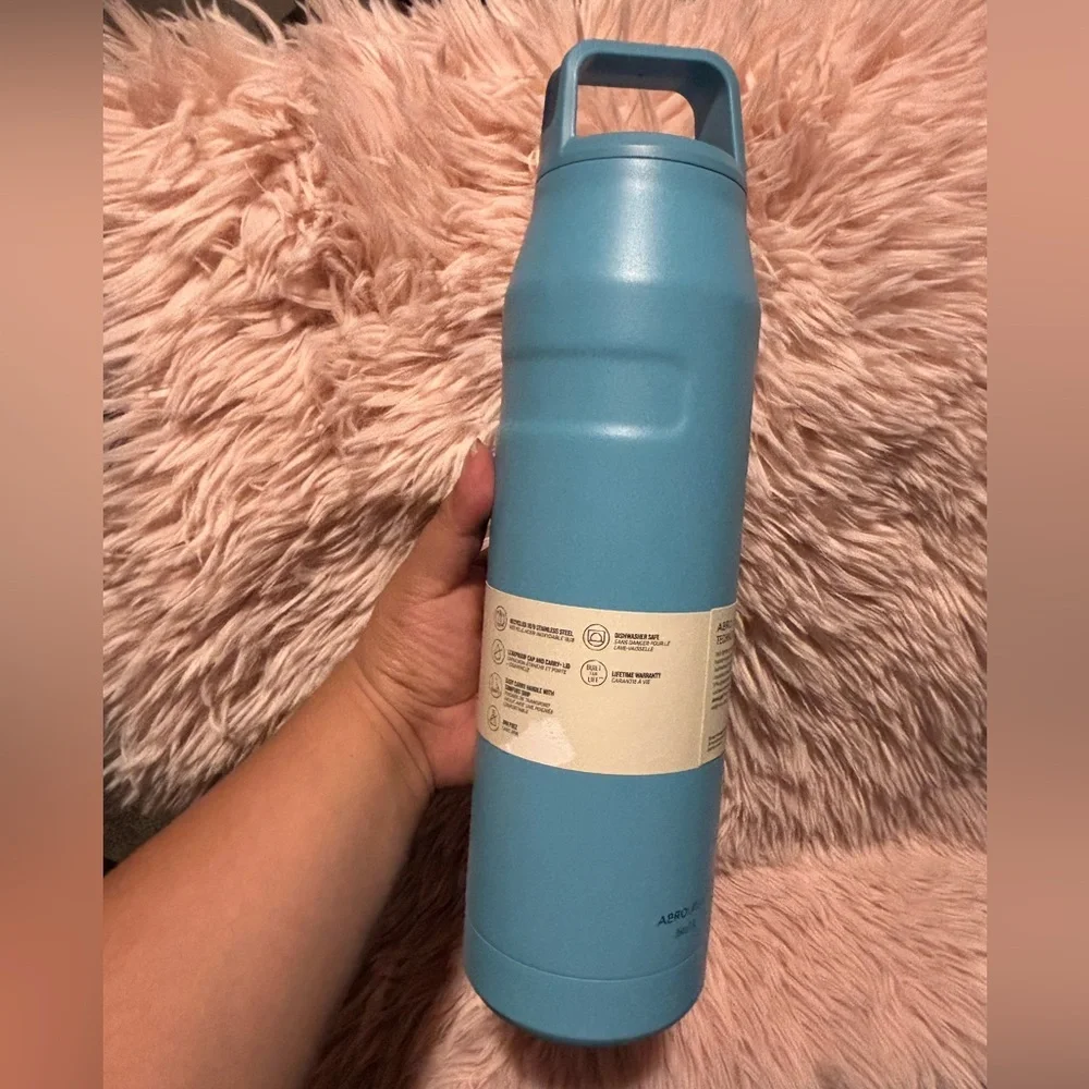 Stanley Blue IceFlow Bottle - Picture 4 of 6